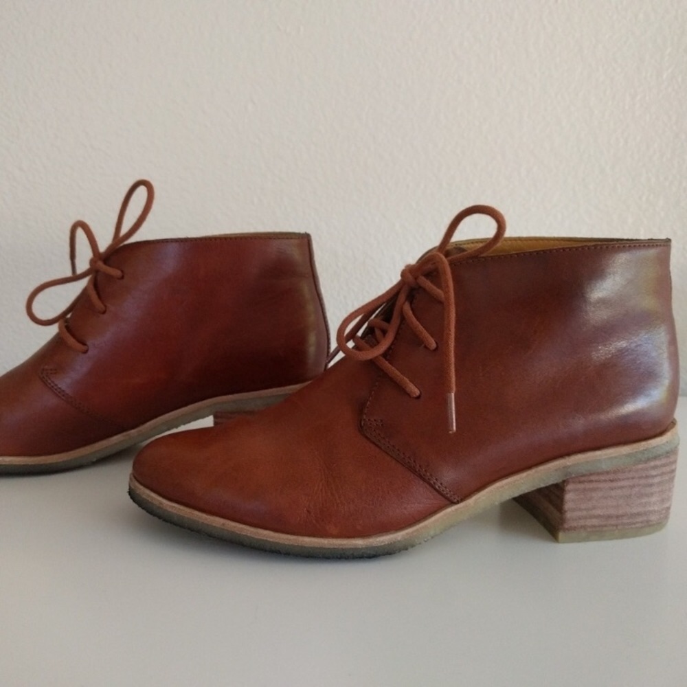 ISO!!!! Clarks Phenia Carnaby boot